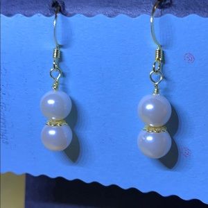 2/$10 NWT Hand Beaded double glass pearl earrings
